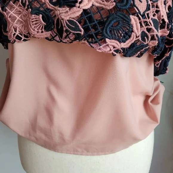 Ann Taylor Pink Navy Crochet Floral Lace Layered Short Sleeve Top SZ 8 Preppy - Picture 9 of 12